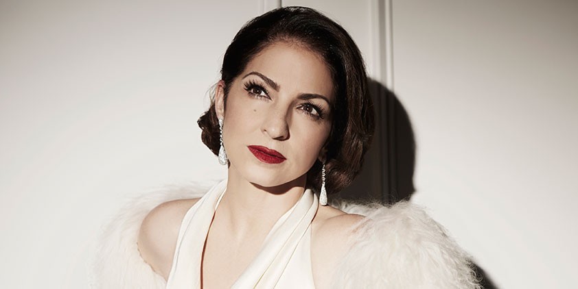 Gloria Estefan: The Standards